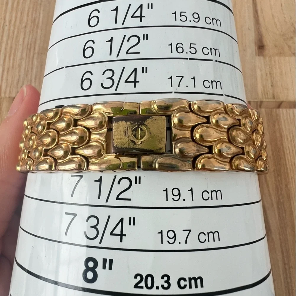 Elgin ladies rectangular gold tone bracelet dress watch NEW BATTERY